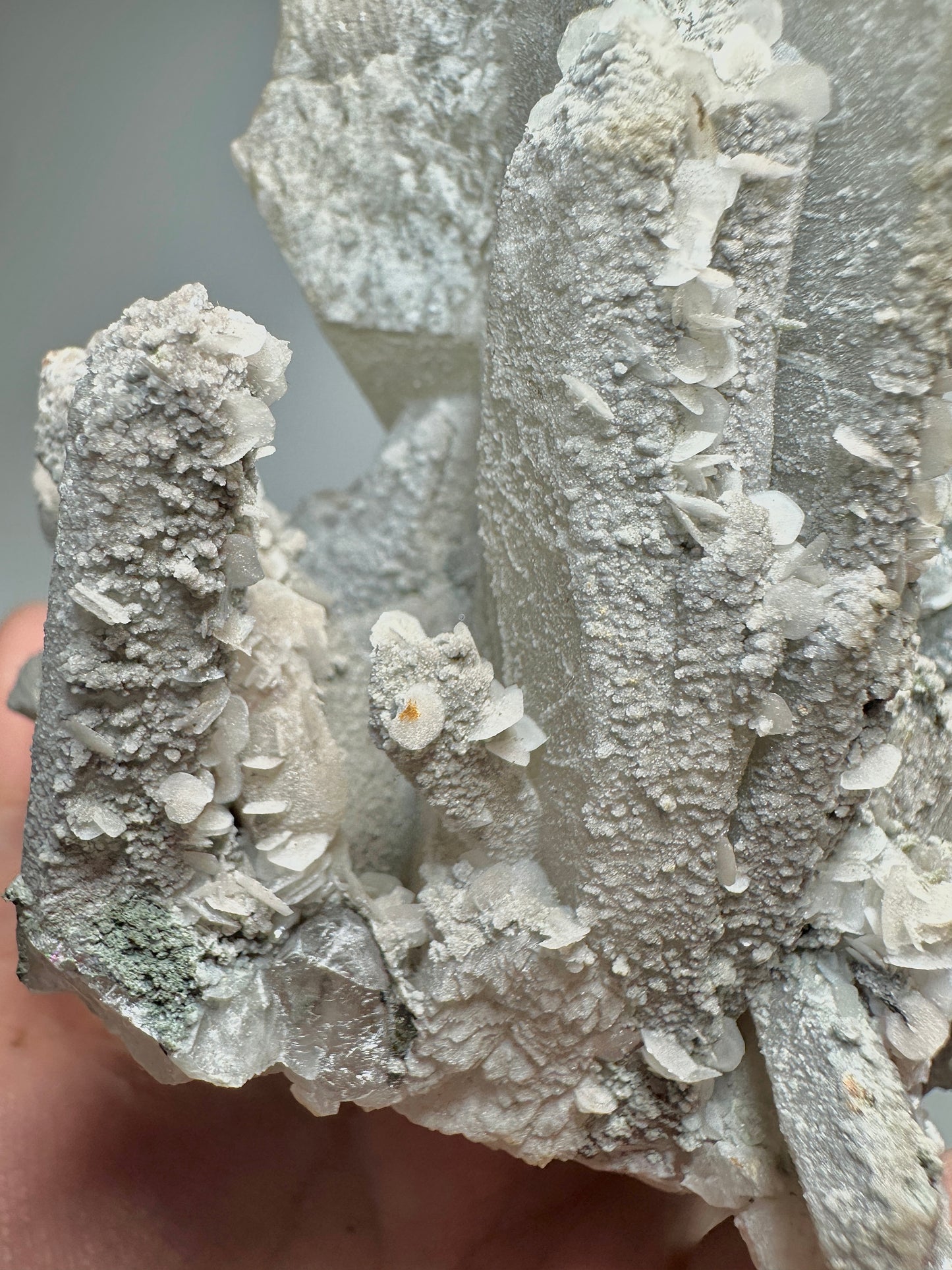 Inner Mongolia High-Temperature Quartz Cluster with Calcite & Chlorite｜Rare Chinese Mineral Specimen