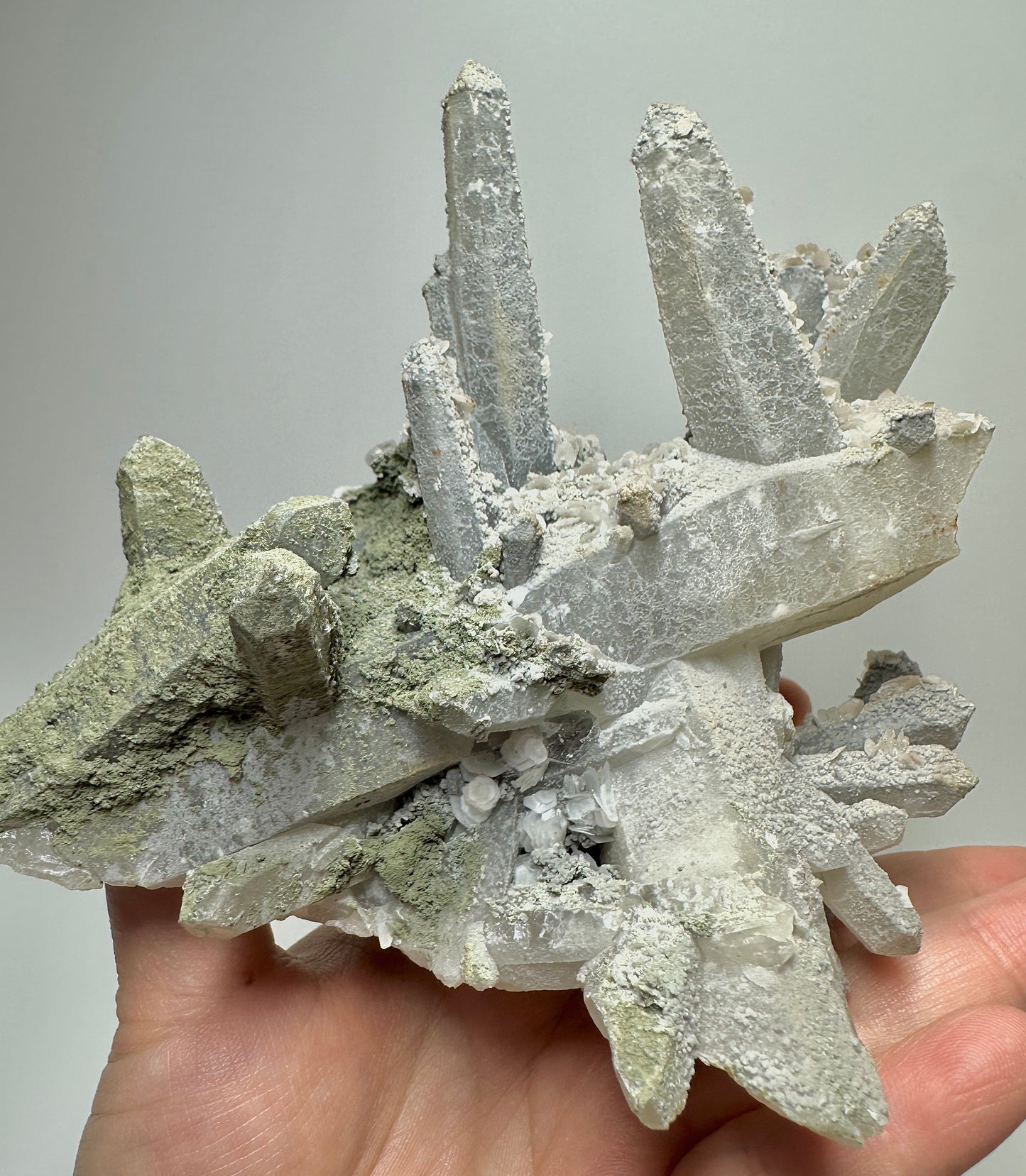 Inner Mongolia High-Temperature Quartz Cluster with Calcite & Chlorite｜Rare Chinese Mineral Specimen